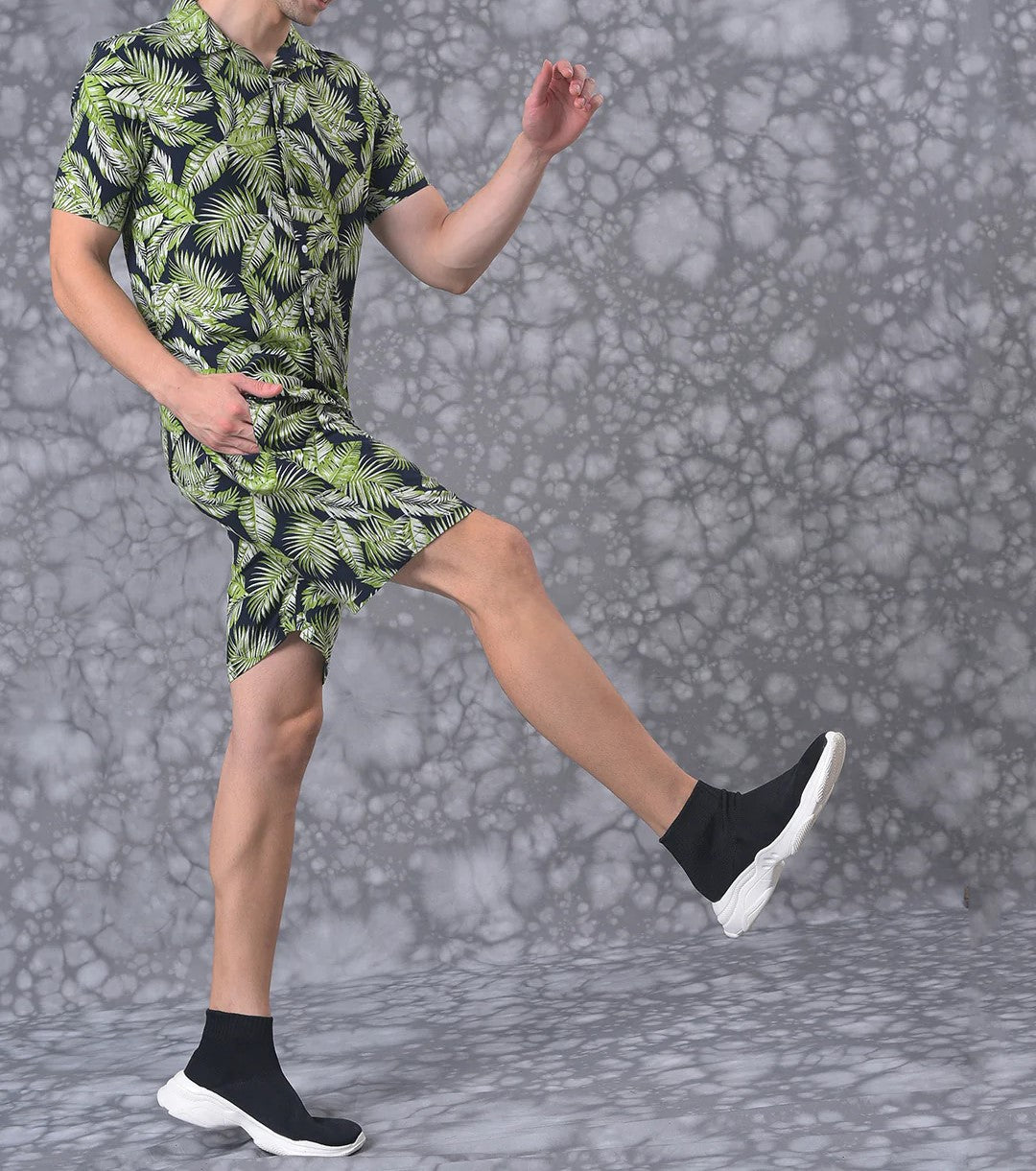 Men’s Tropical Palm Print Cord Set – Summer Vacation Shirt & Shorts Outfit