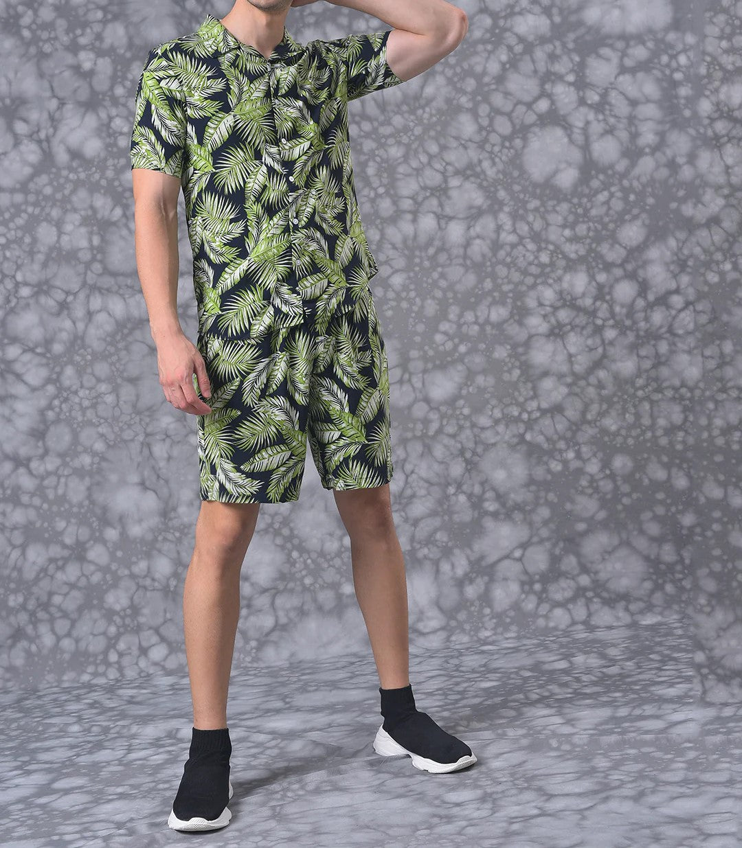 Men’s Tropical Palm Print Cord Set – Summer Vacation Shirt & Shorts Outfit